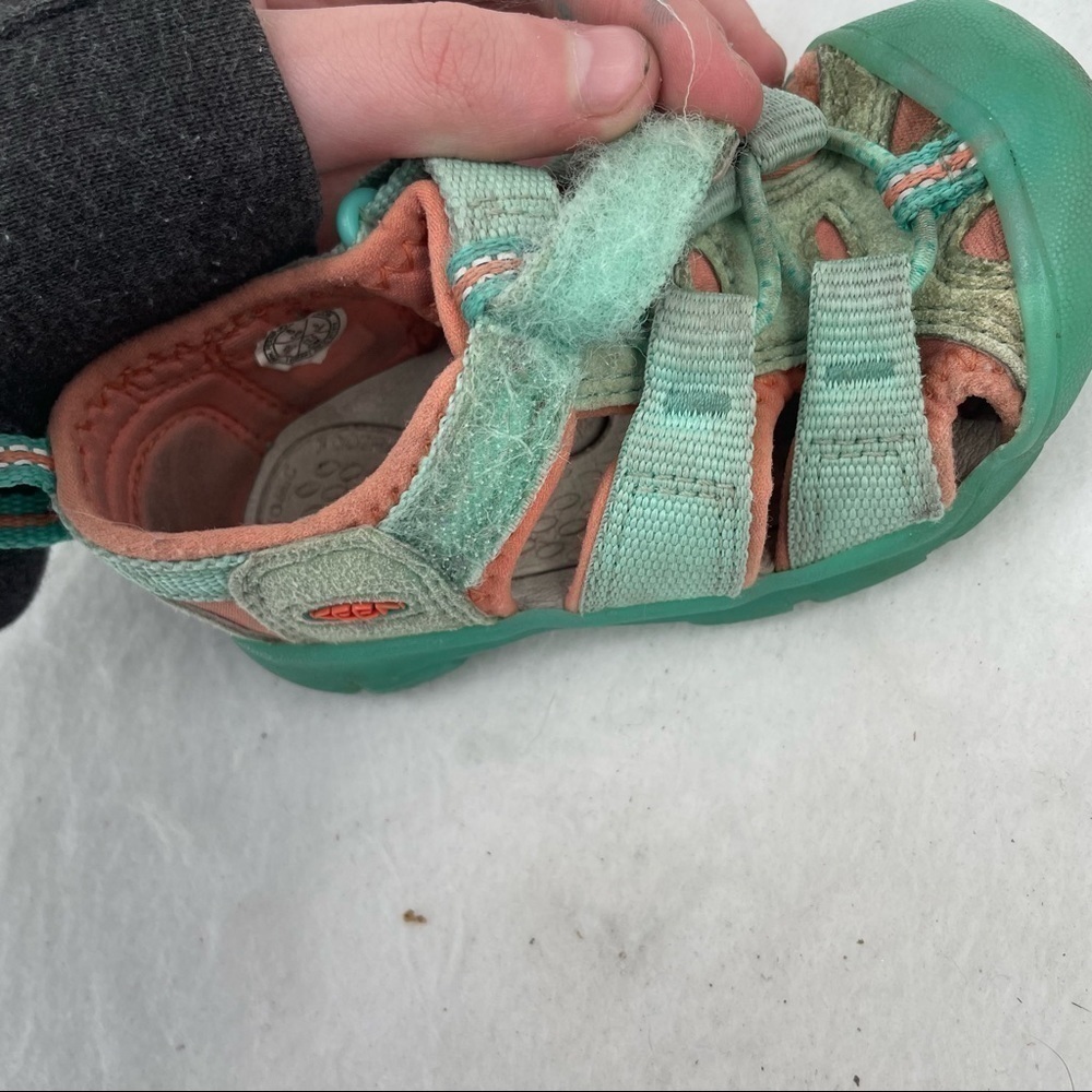 KEEN Girls Newport H2 Sandal Color: Cockatoo/Coral size: 6 - Picture 9 of 16